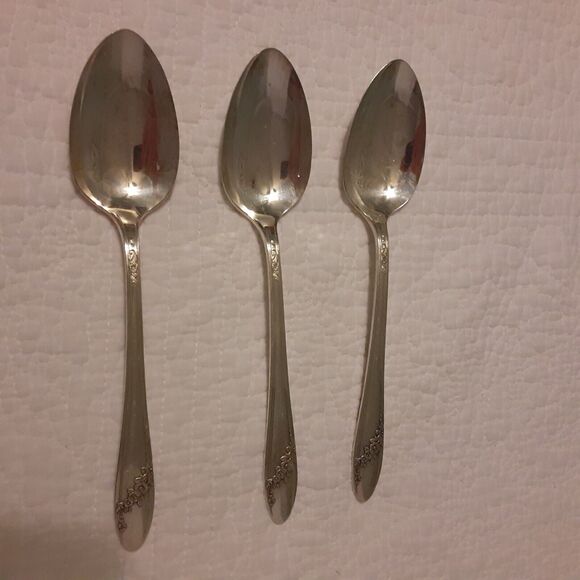 Vintage Oneida Community Tudor Plate Serving Spoons X3 Holidays